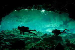 Cenote scuba divers