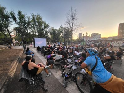 Inicia Ecocine barrial Santiago 2024: el ciclo de Cine familiar de verano al aire libre